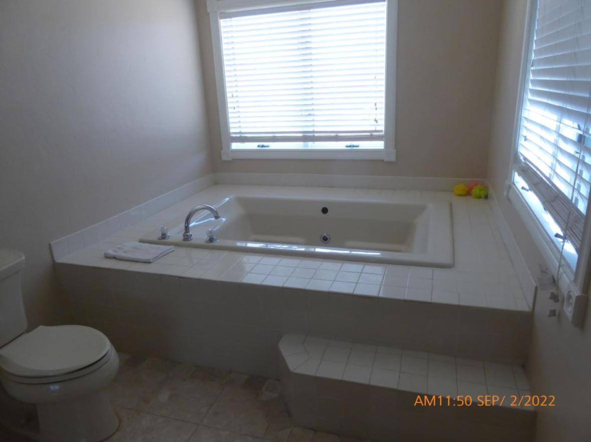 Mansion On The Hill Let 4 Rooms, 5Th Cost Extra Sage Bagian luar foto