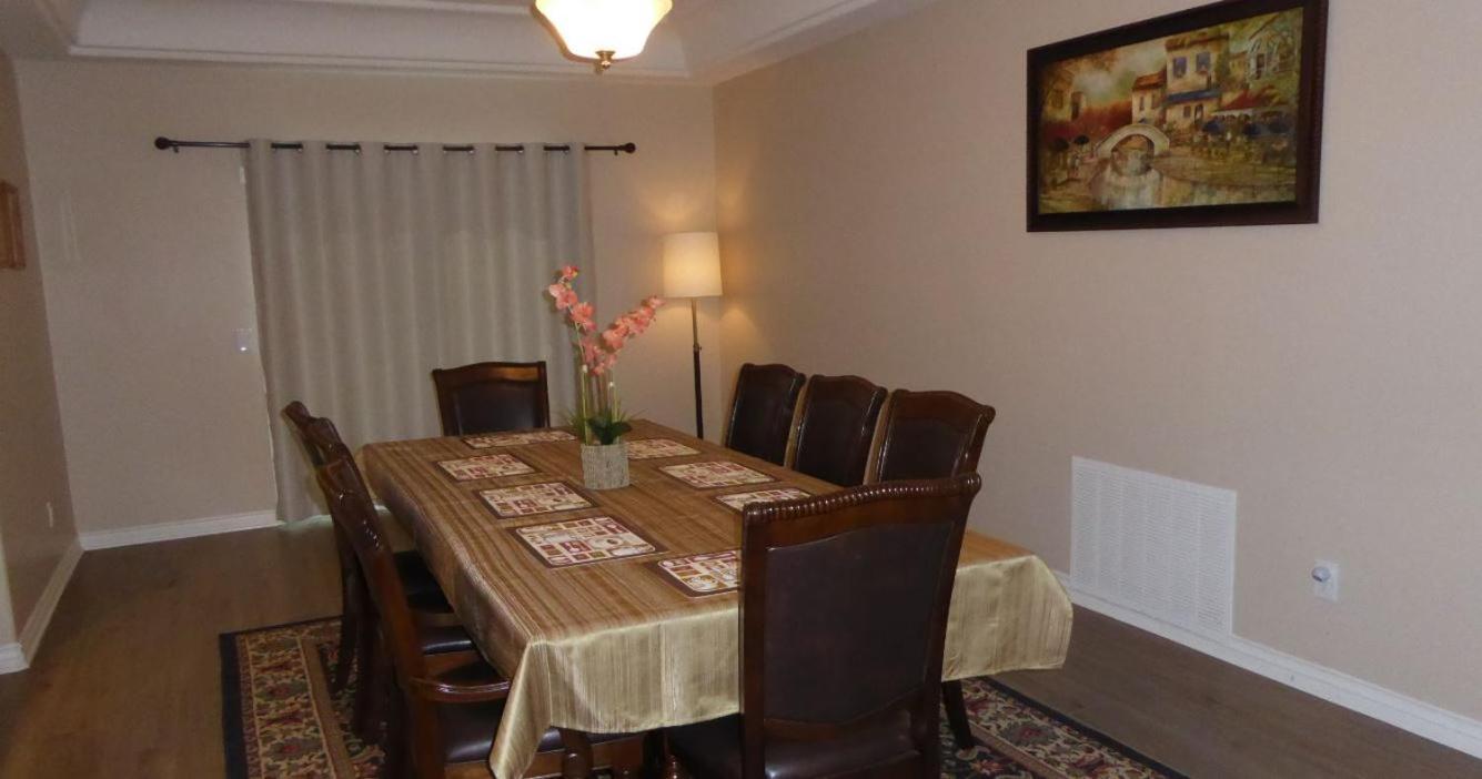 Mansion On The Hill Let 4 Rooms, 5Th Cost Extra Sage Bagian luar foto