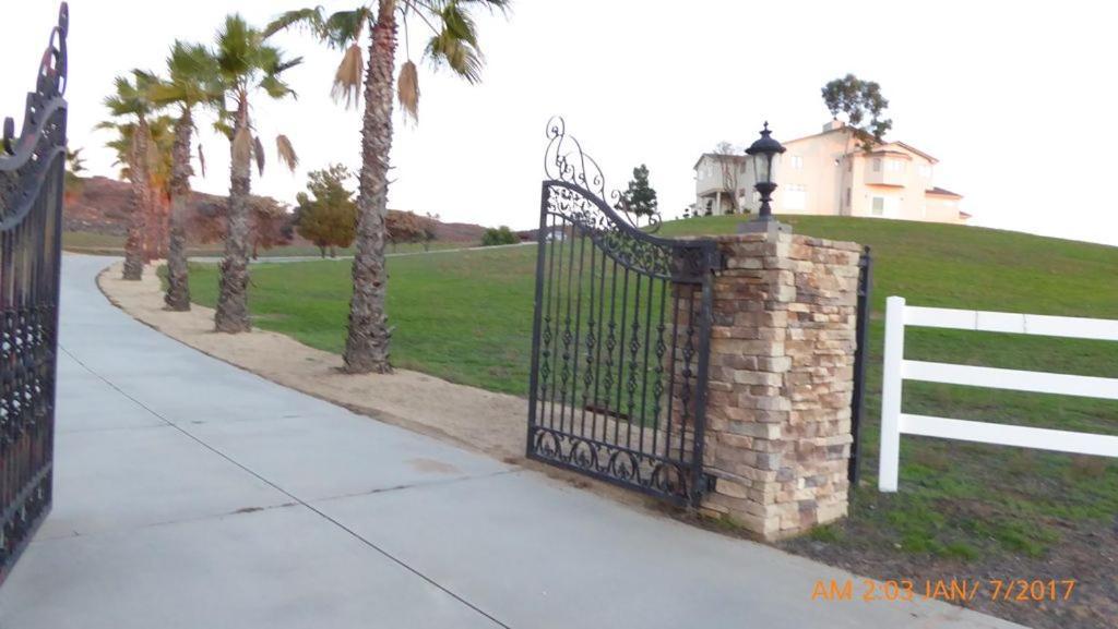 Mansion On The Hill Let 4 Rooms, 5Th Cost Extra Sage Bagian luar foto